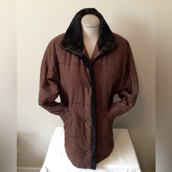 Apropos woman’s jacket. Size small. - Picture 3 of 5